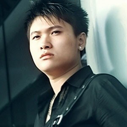 Ca sĩ Duy Khánh