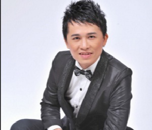 Ca sĩ Hồ Cẩm Nghi