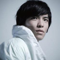 Ca sĩ Jam Hsiao