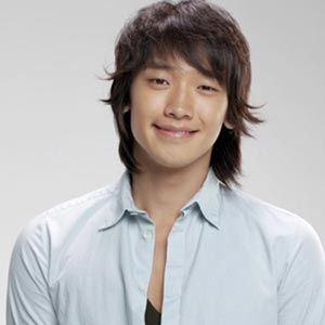 Ca sĩ Jung Ji Hoon