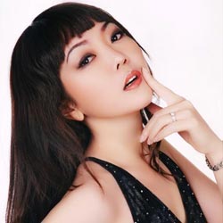 Ca sĩ Kim Khánh Chi