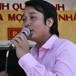 Ca sĩ Lê Anh Tuấn