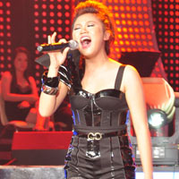Ca sĩ Mai Hương