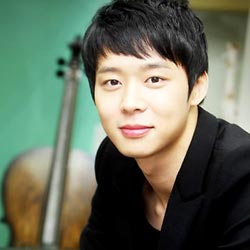 Ca sĩ Micky Yoochun